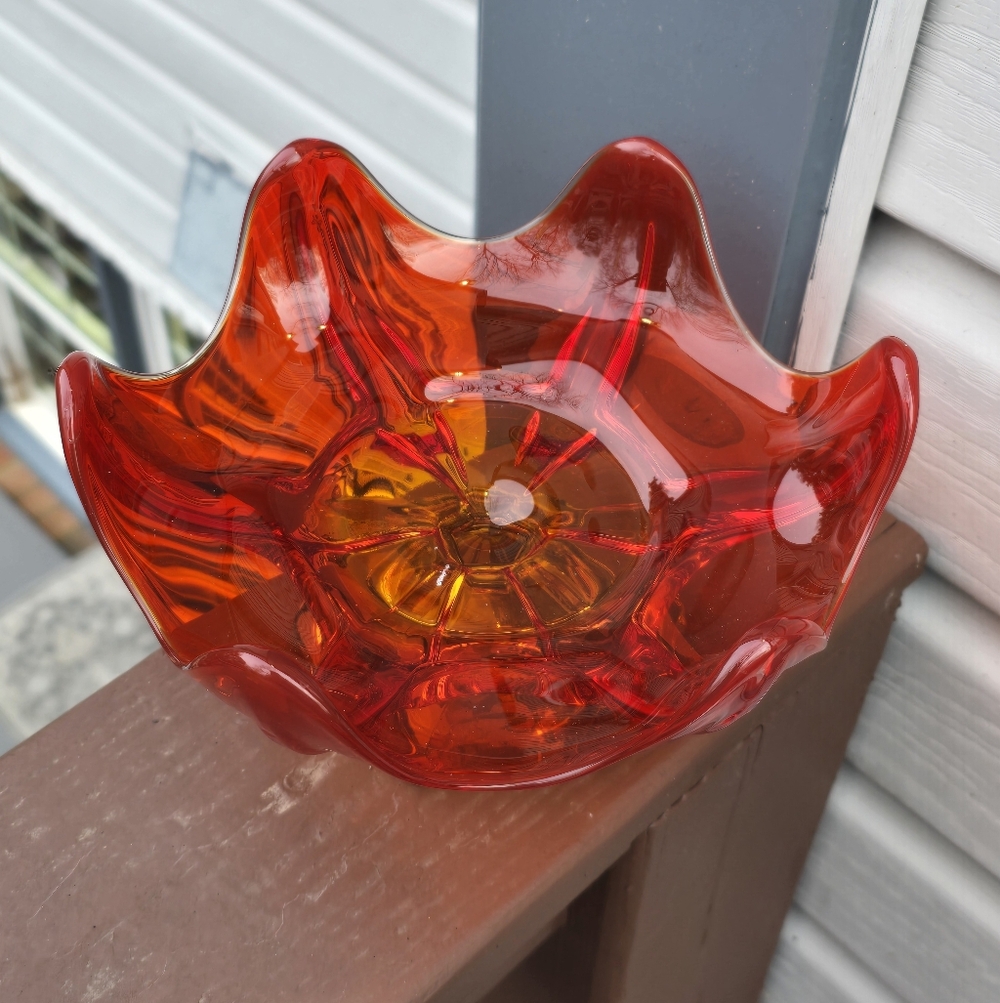 Viking Art Glass Orange Red Amberina 6 petal Footed Bowl With Cadmium Glow - Picture 2 of 6